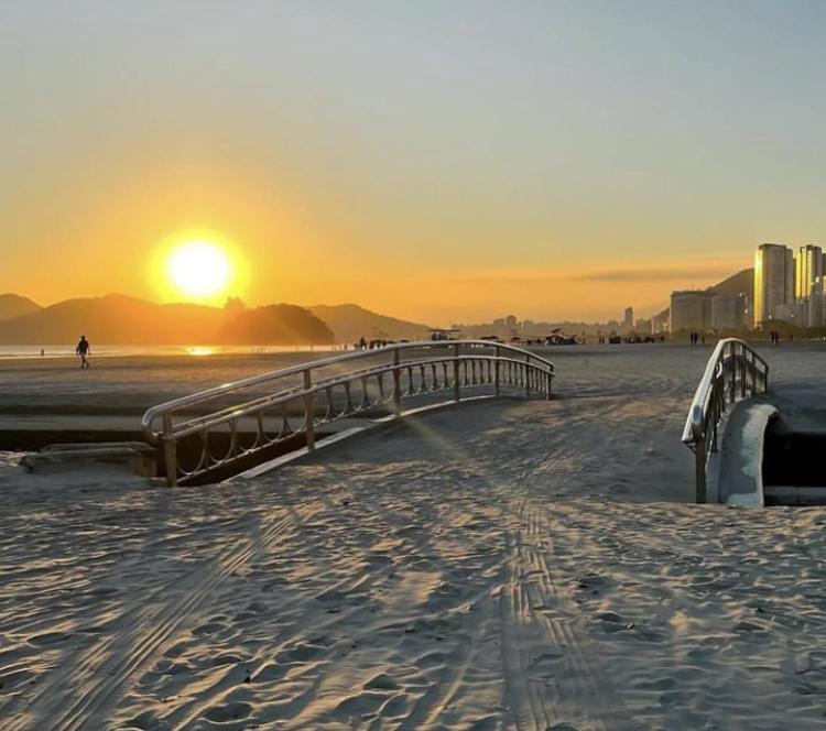 Apartamento Em Santos No Gonzaga Em Frente A Praia المظهر الخارجي الصورة